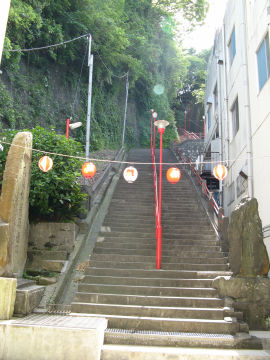 徳寿院入り口階段
