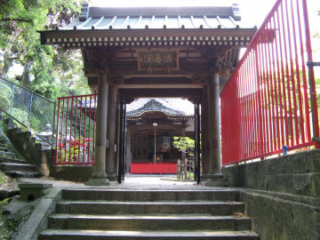 徳寿院山門